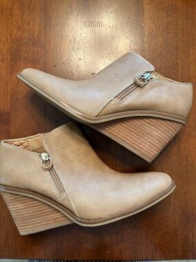 Dr. Scholl's Tan Wedge Ankle Booties with Side Zip Accent